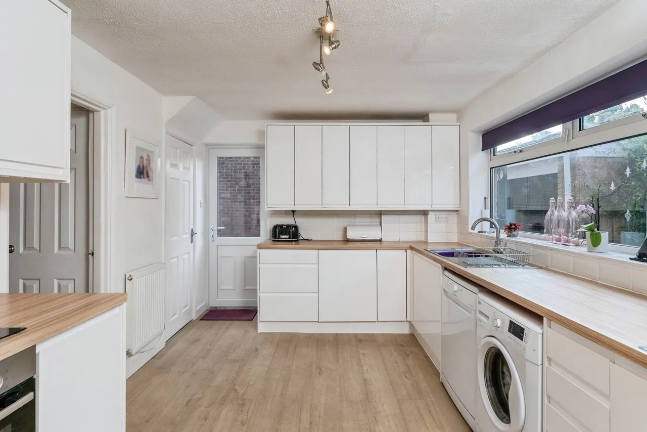 Whitegates Crescent, Willaston, CH64, photo 2