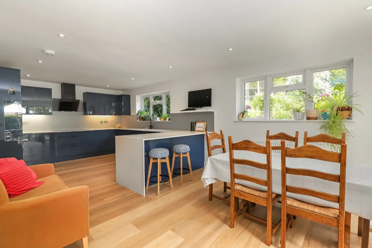 Balmoral Road, Salisbury, Wiltshire, SP1 3PX, photo 2