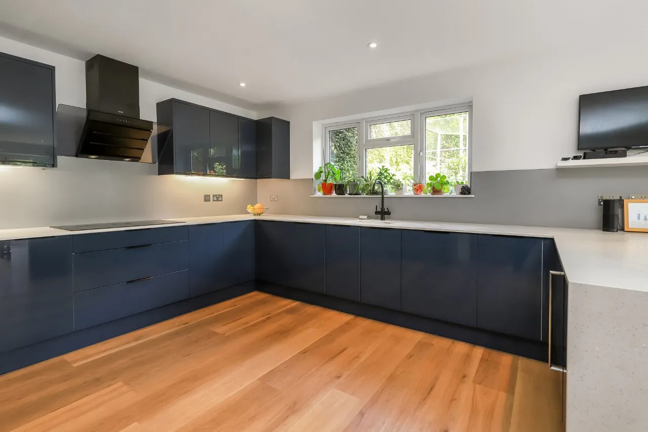 Balmoral Road, Salisbury, Wiltshire, SP1 3PX, photo 4