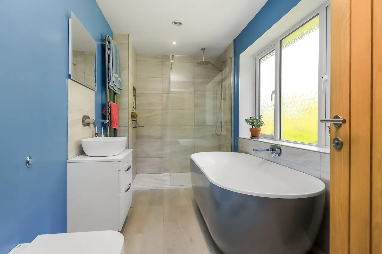 Balmoral Road, Salisbury, Wiltshire, SP1 3PX, photo 13