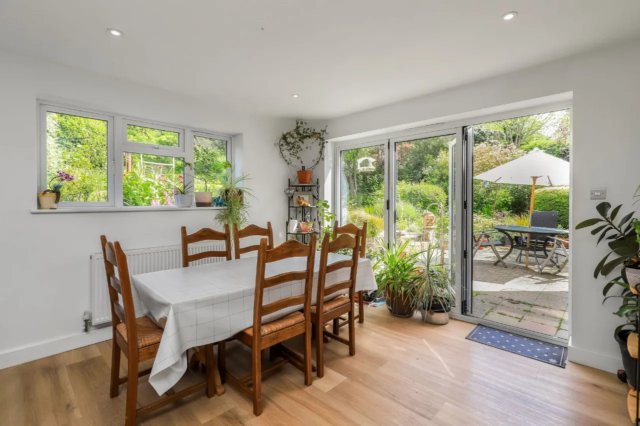 Balmoral Road, Salisbury, Wiltshire, SP1 3PX, photo 3
