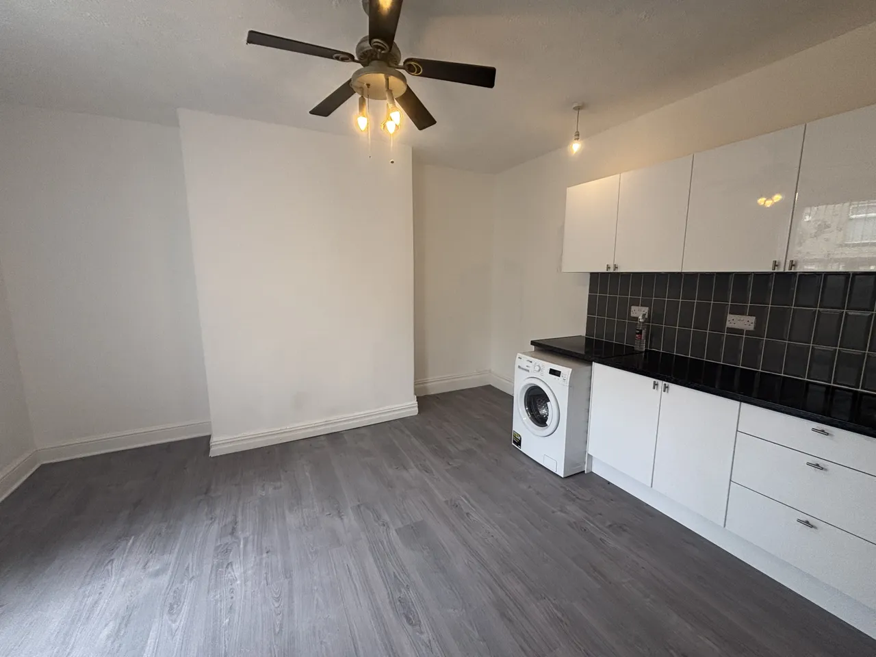 Corby Street, Huddersfield, HD2, photo 2