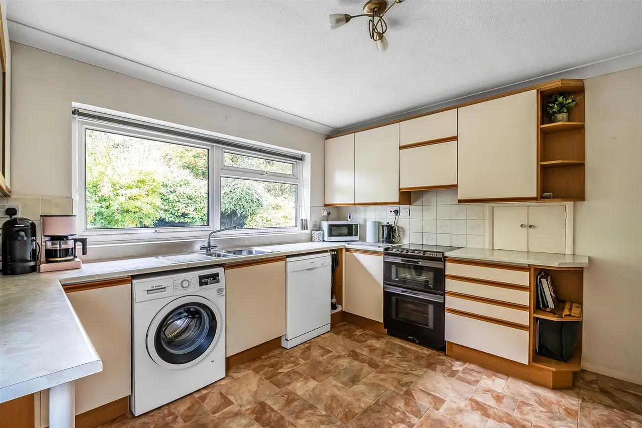 Ermyn Way, Leatherhead, KT22, photo 8