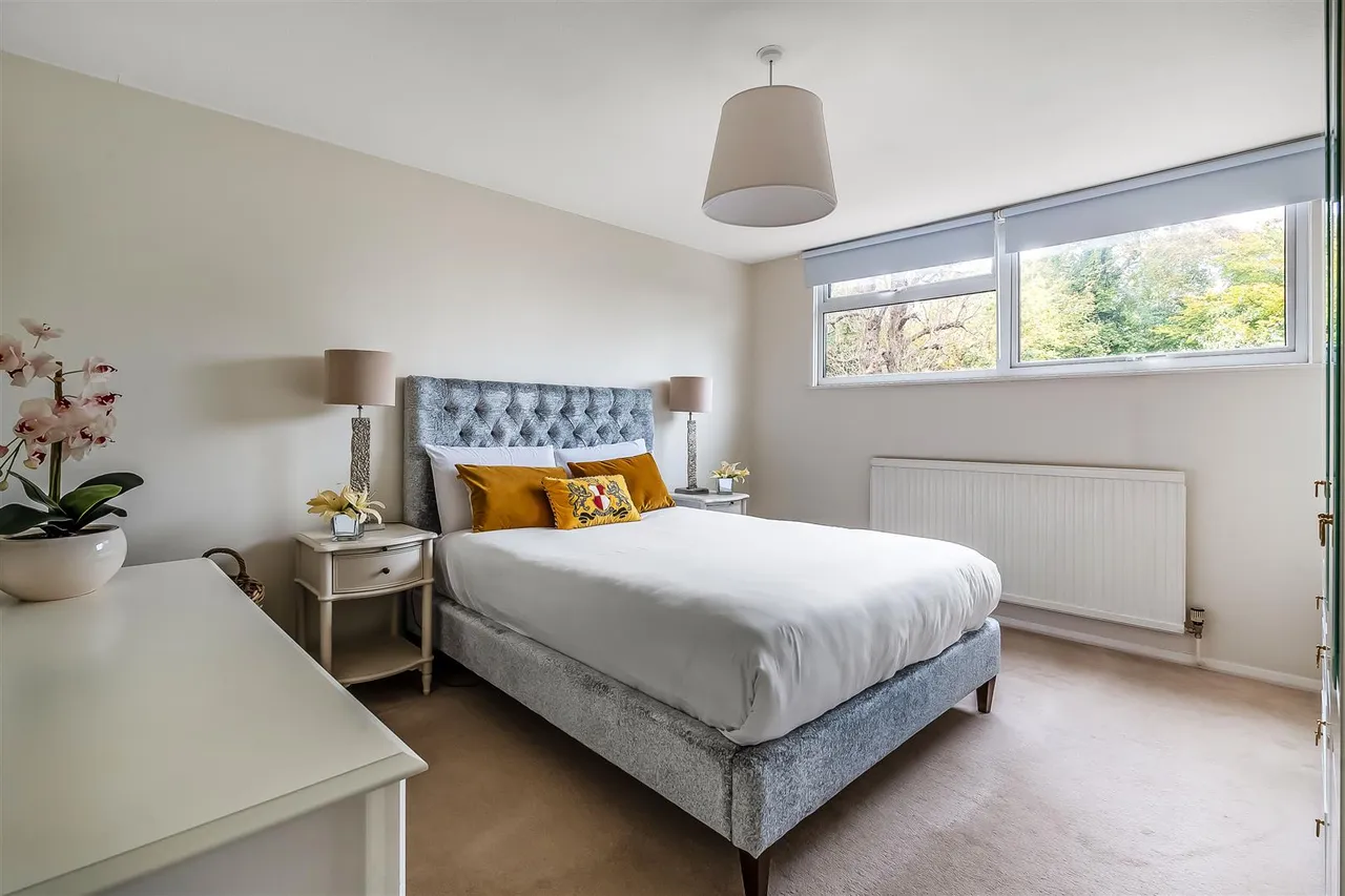 Ermyn Way, Leatherhead, KT22, photo 9
