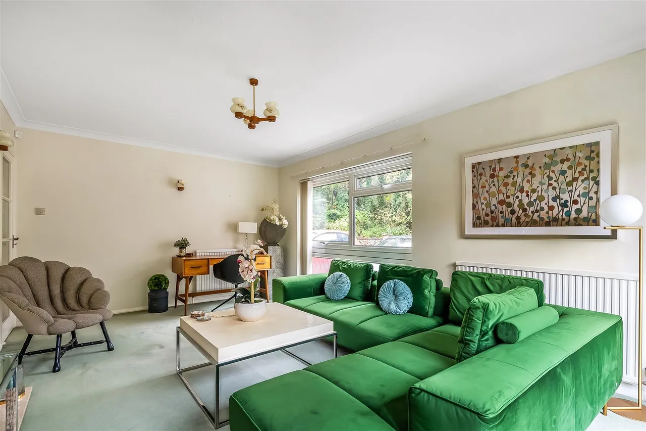 Ermyn Way, Leatherhead, KT22, photo 6