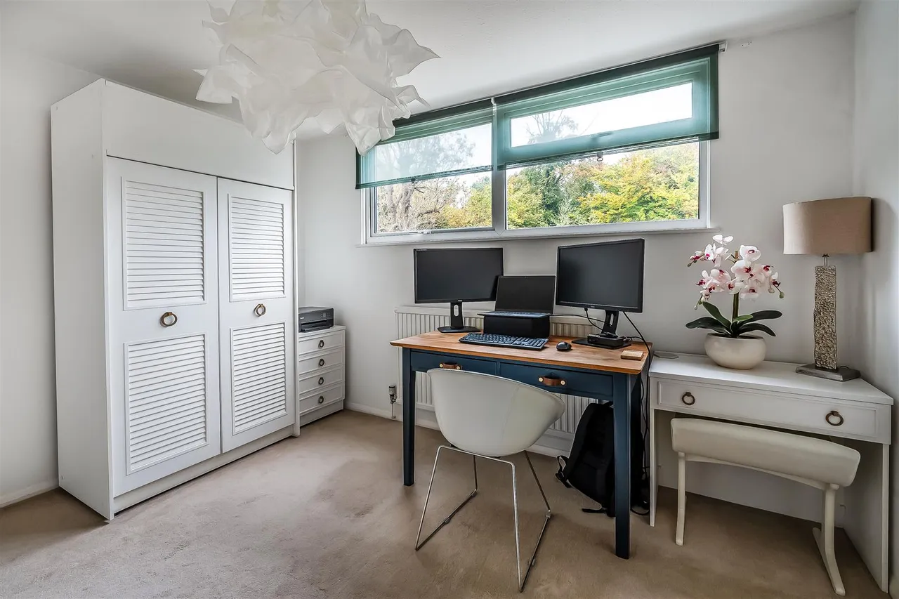 Ermyn Way, Leatherhead, KT22, photo 15