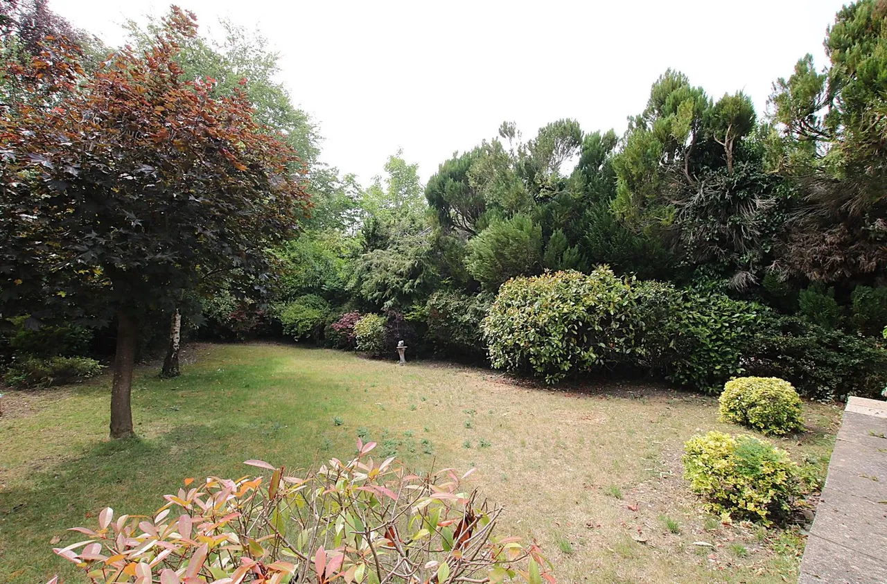 Ermyn Way, Leatherhead, KT22, photo 21