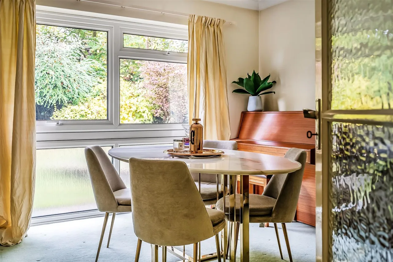 Ermyn Way, Leatherhead, KT22, photo 7
