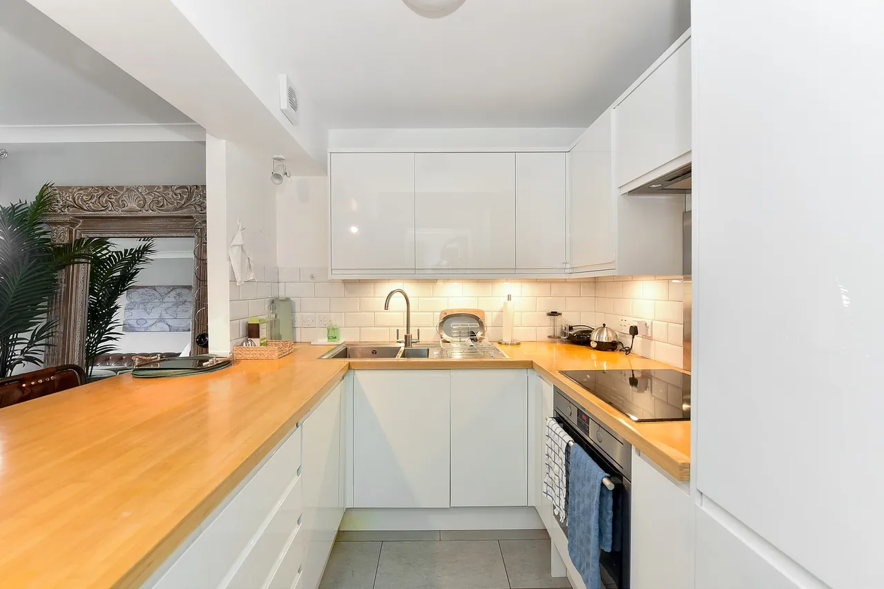 2 bed flat to rent — Milton Court, Carrara Wharf, Ranelagh Gardens, Fulham, London, SW6