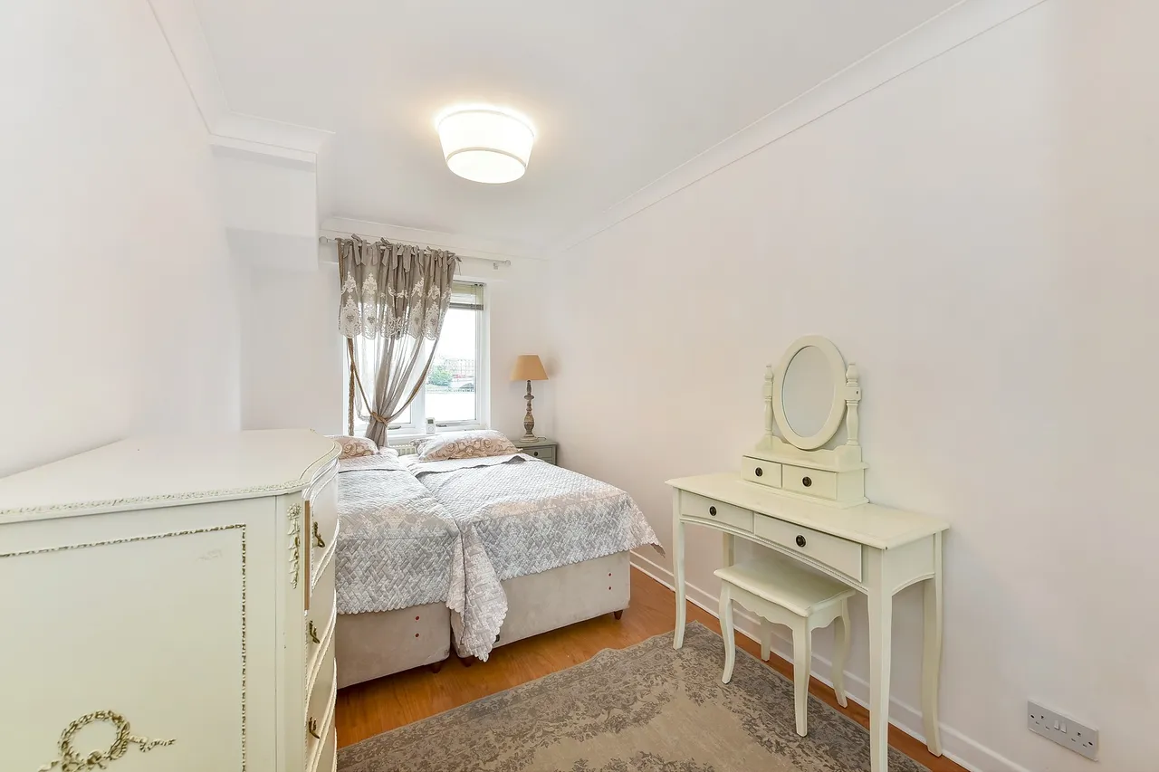 Milton Court, Carrara Wharf, Ranelagh Gardens, Fulham, London, SW6, photo 4