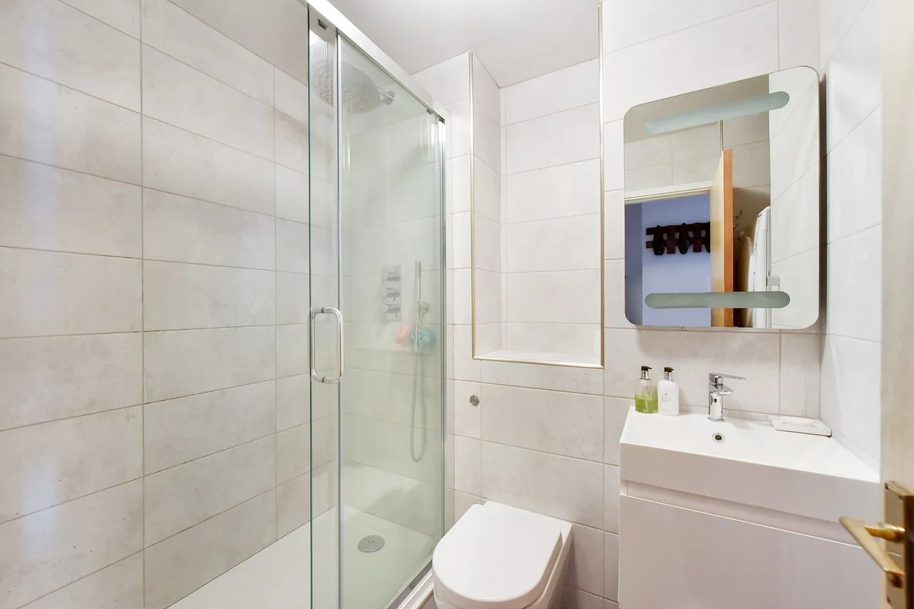Milton Court, Carrara Wharf, Ranelagh Gardens, Fulham, London, SW6, photo 5