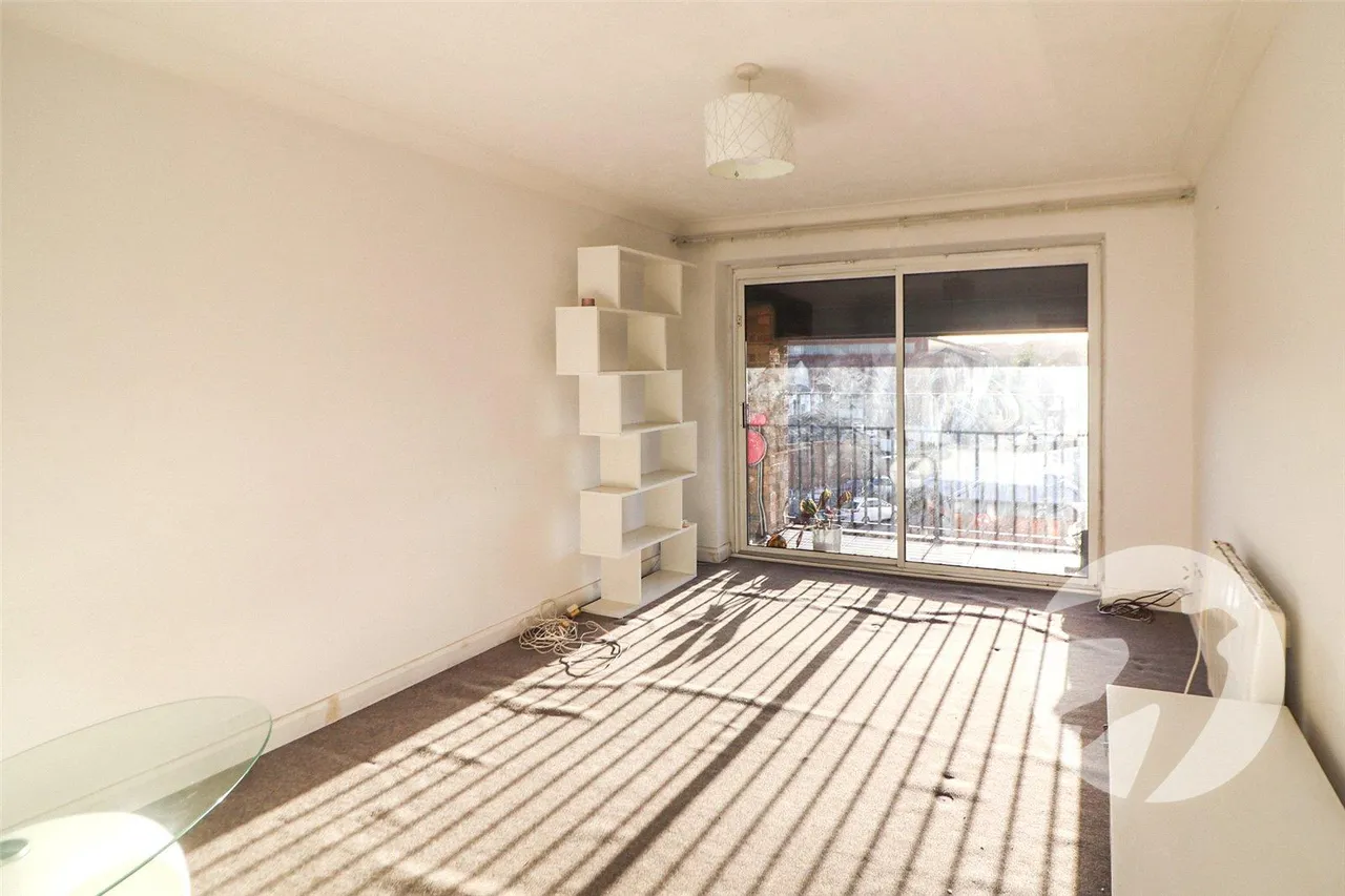 Sandcliff Road, DA8, photo 2