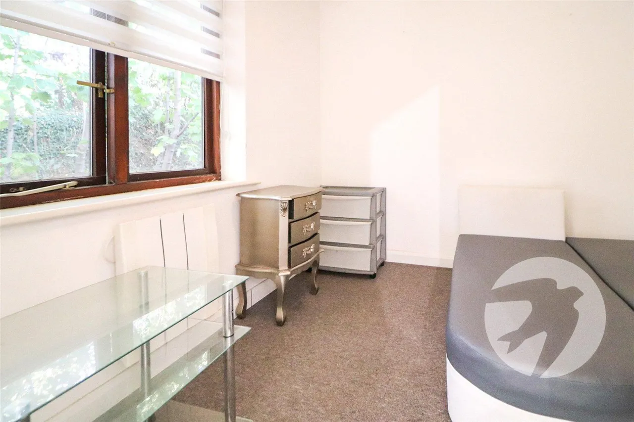 Sandcliff Road, DA8, photo 6