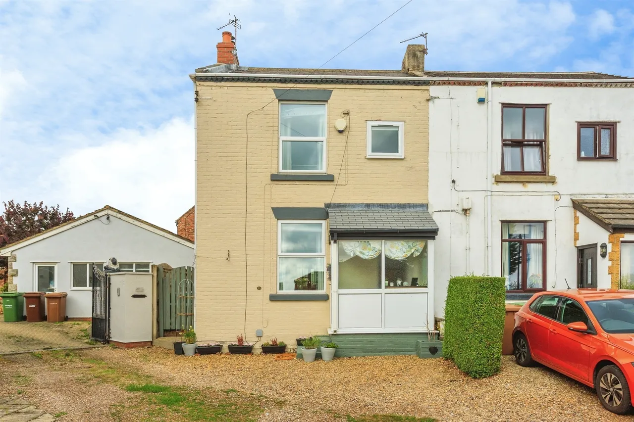 Southfield Lane, Horbury, WF4, photo 16
