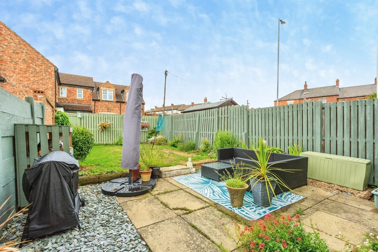 Southfield Lane, Horbury, WF4, photo 13