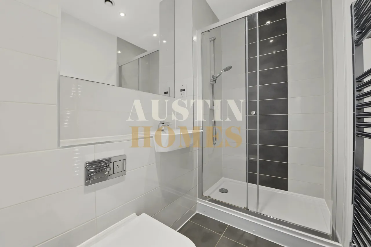 Bathurst Square, London, N15, photo 10