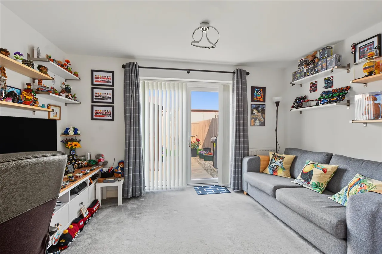 Hollis Close, Stapleford, NG9, photo 3
