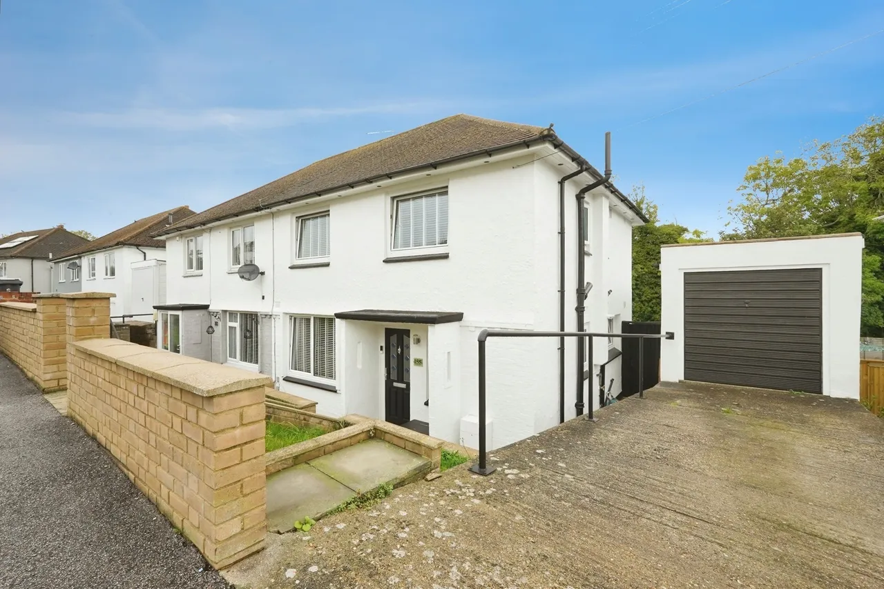3 bed house for sale, Markland Road, Dover, CT17