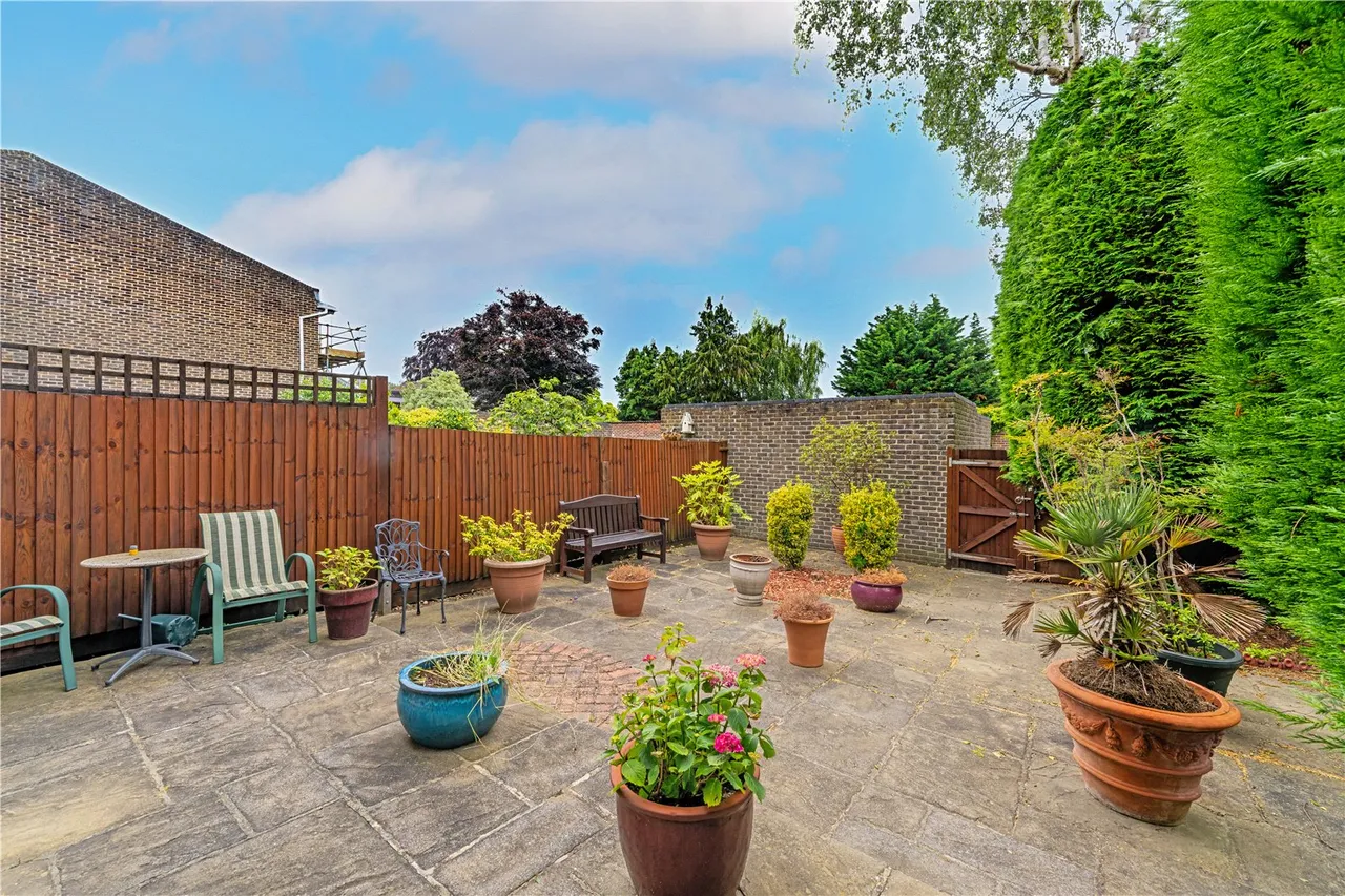 Birch Close, Teddington, TW11 8BJ, photo 9