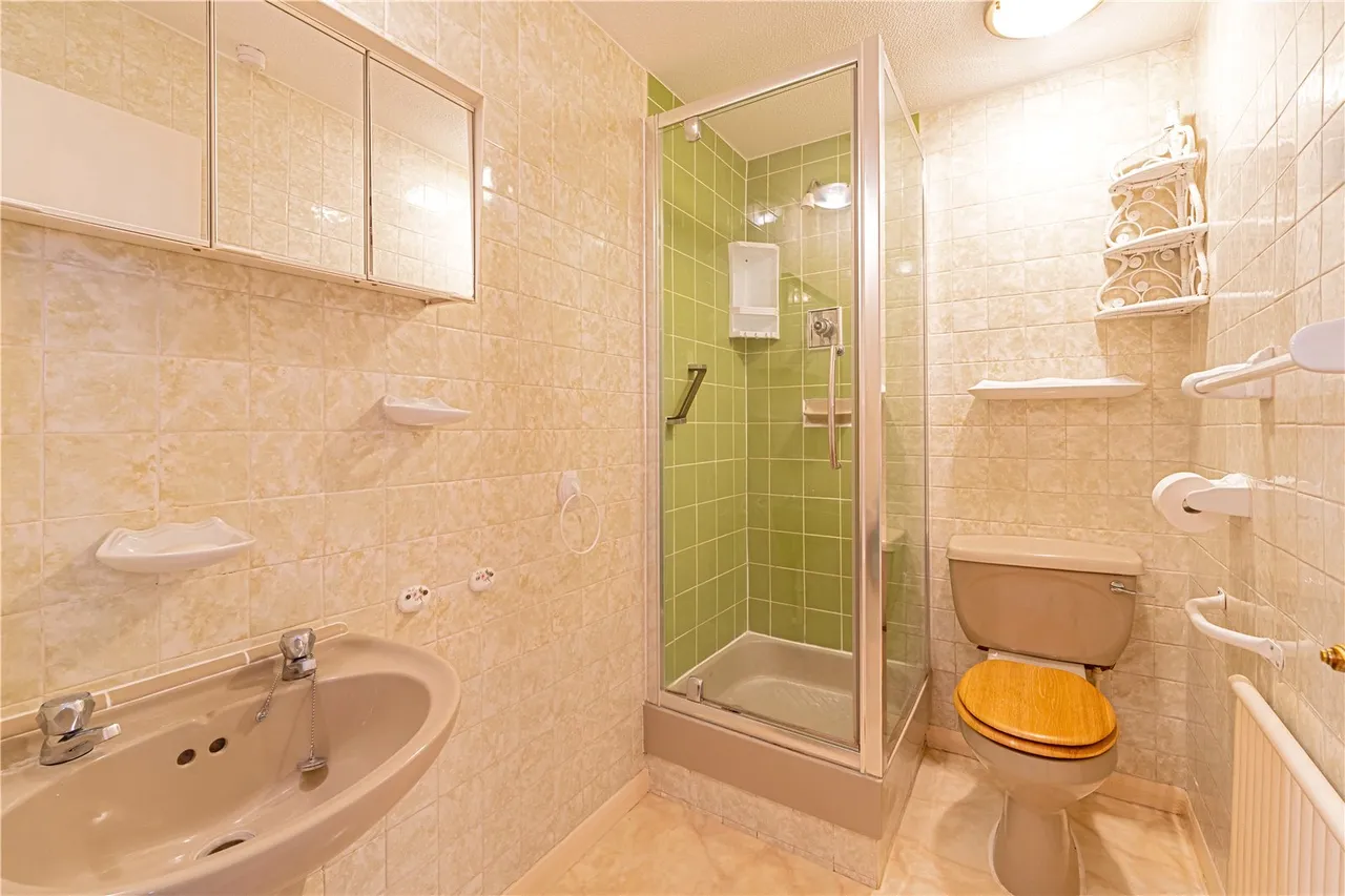 Birch Close, Teddington, TW11 8BJ, photo 8