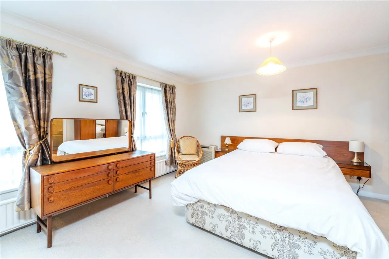 Birch Close, Teddington, TW11 8BJ, photo 6