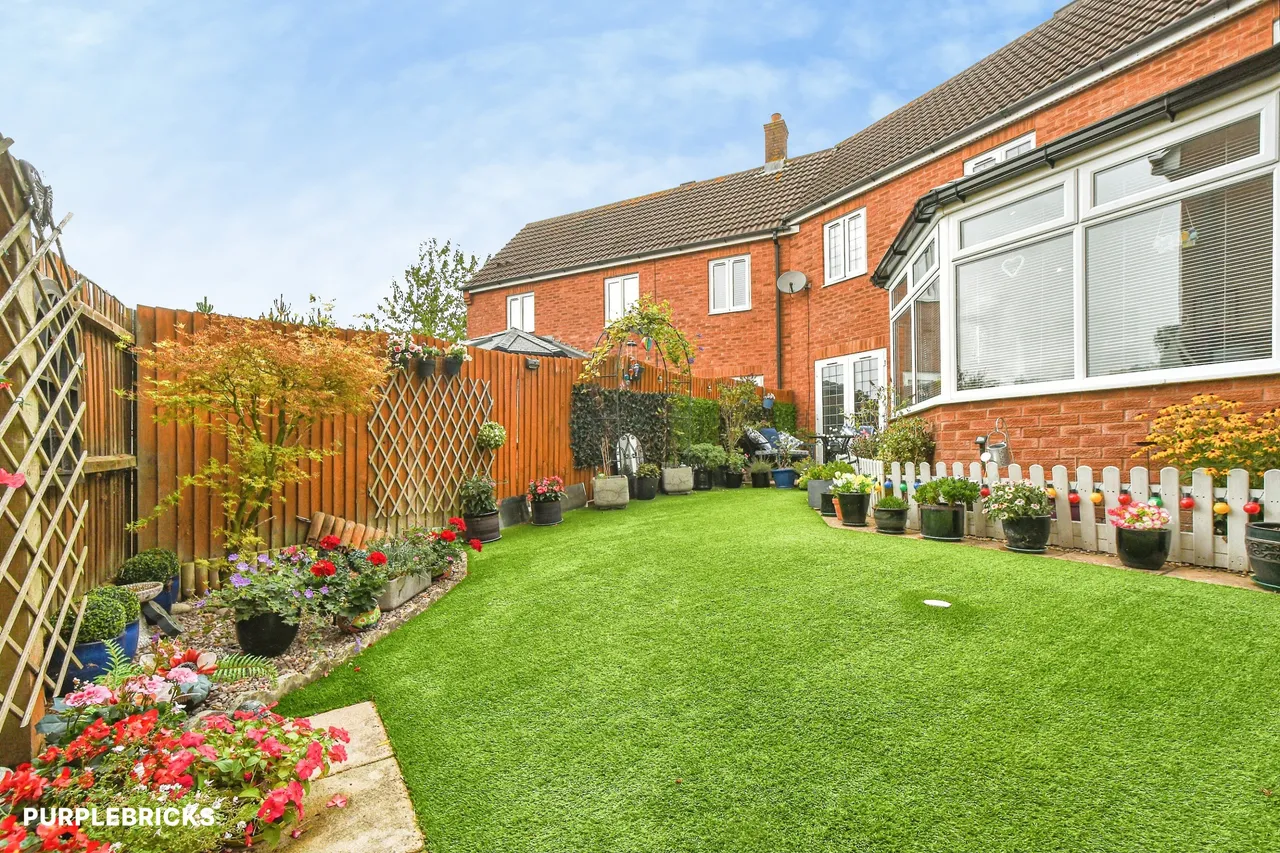 Thresher Drive, Swindon, SN25, photo 26