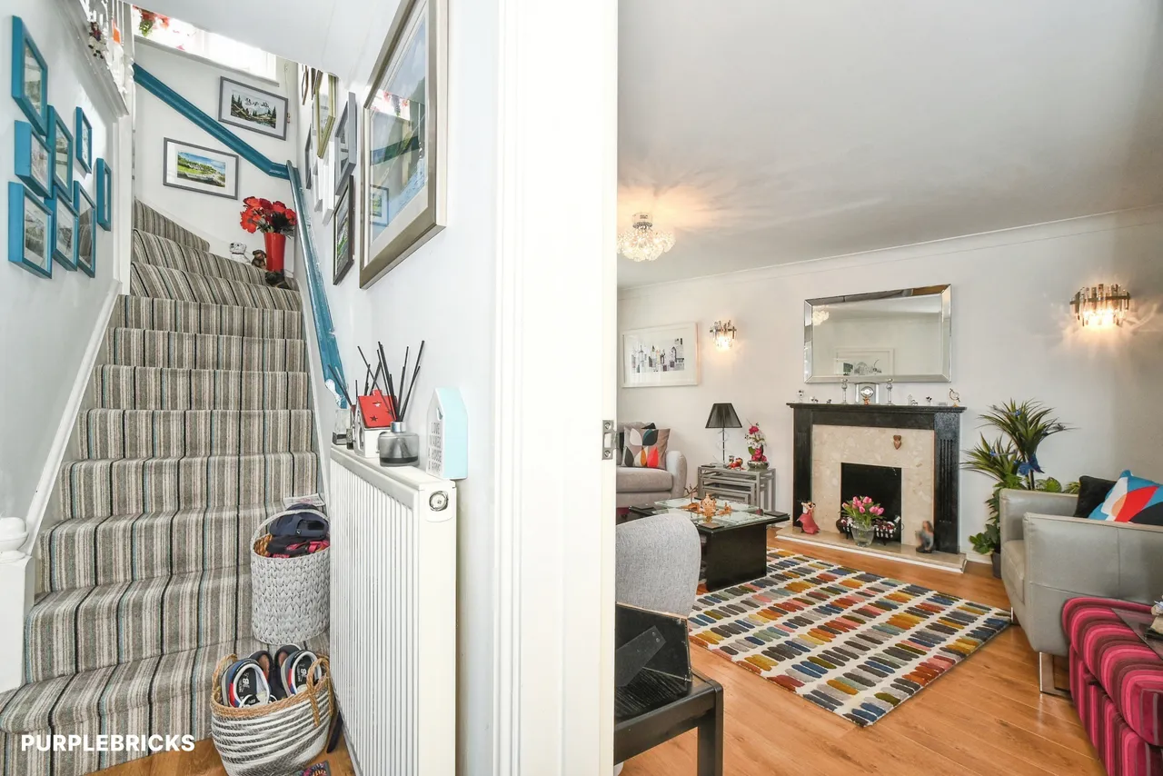 Thresher Drive, Swindon, SN25, photo 22