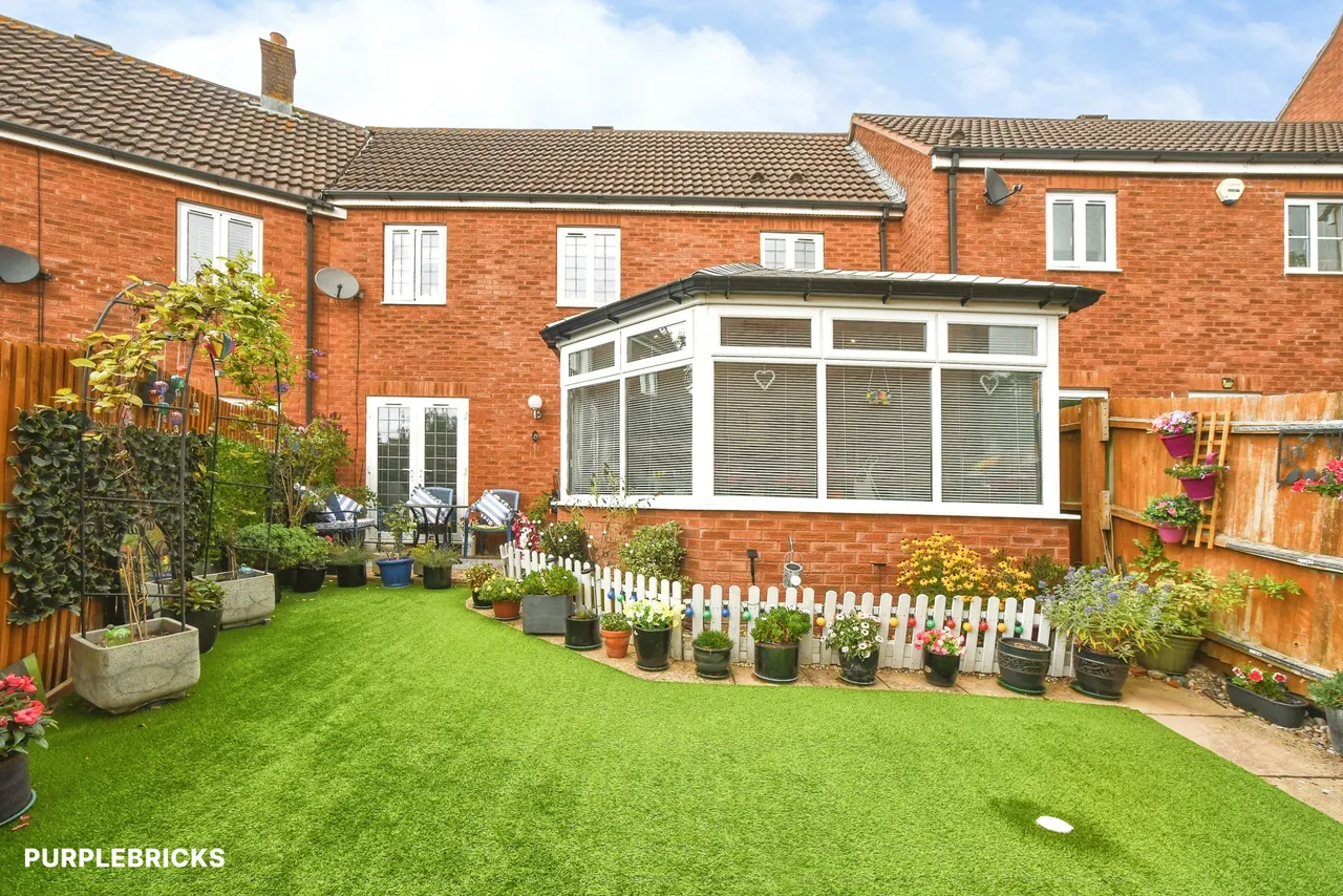 Thresher Drive, Swindon, SN25, photo 23