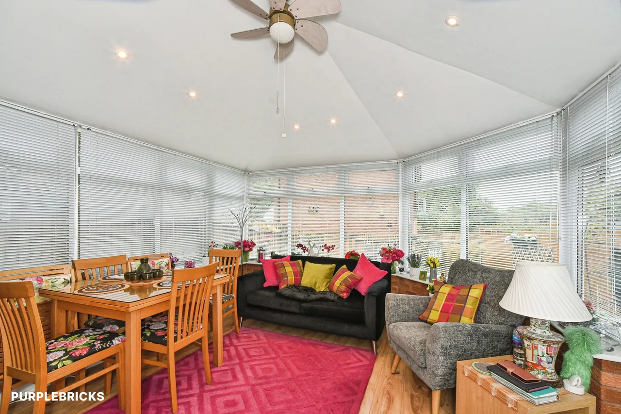 Thresher Drive, Swindon, SN25, photo 7