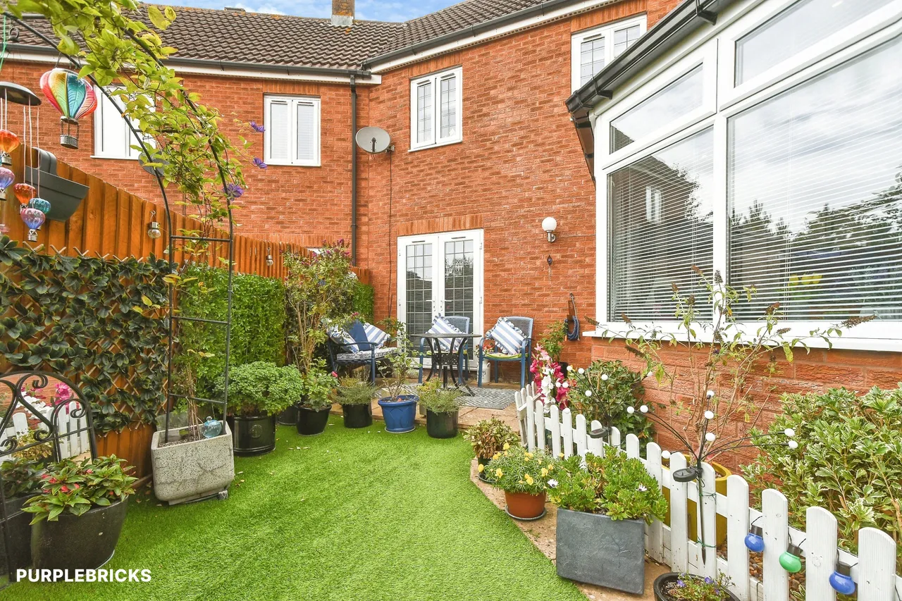 Thresher Drive, Swindon, SN25, photo 25