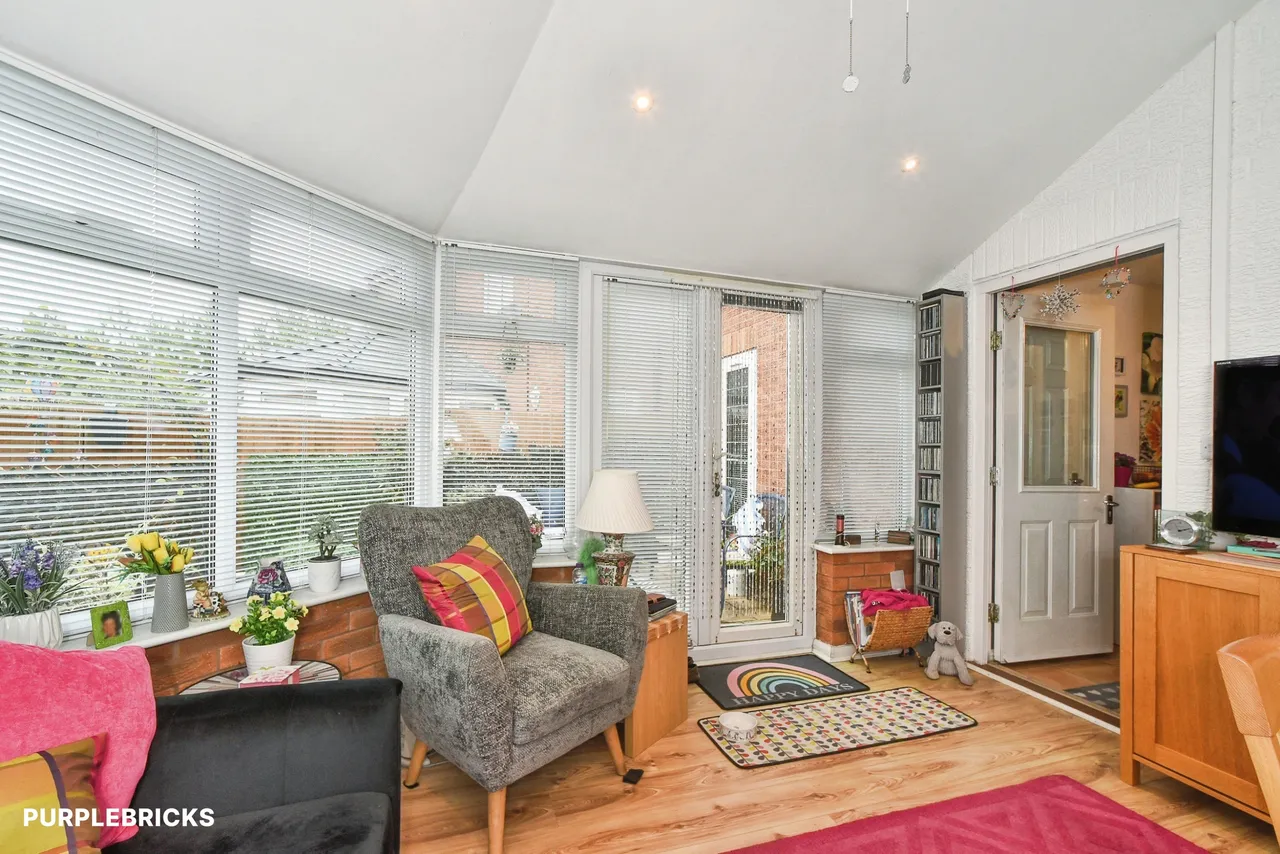 Thresher Drive, Swindon, SN25, photo 9