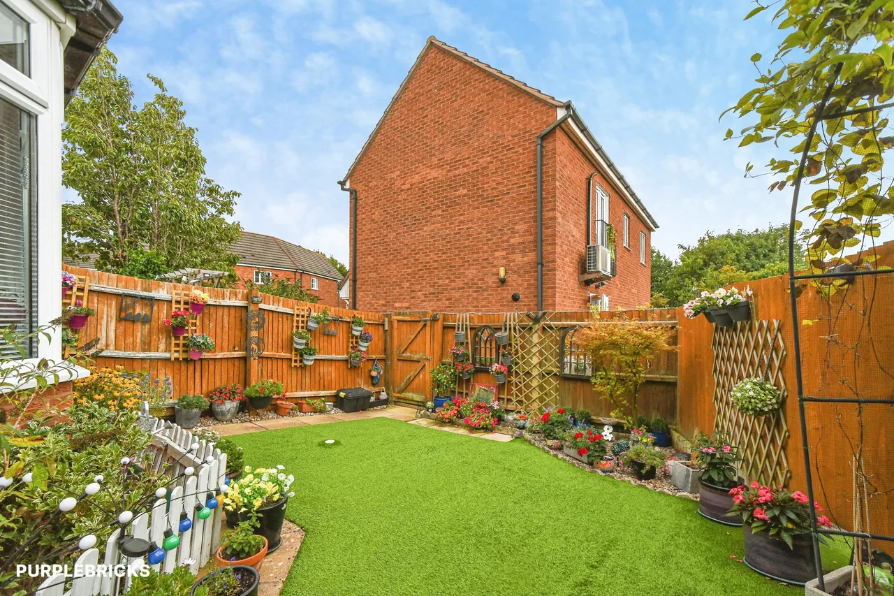 Thresher Drive, Swindon, SN25, photo 27