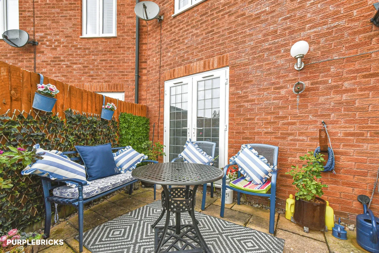 Thresher Drive, Swindon, SN25, photo 24