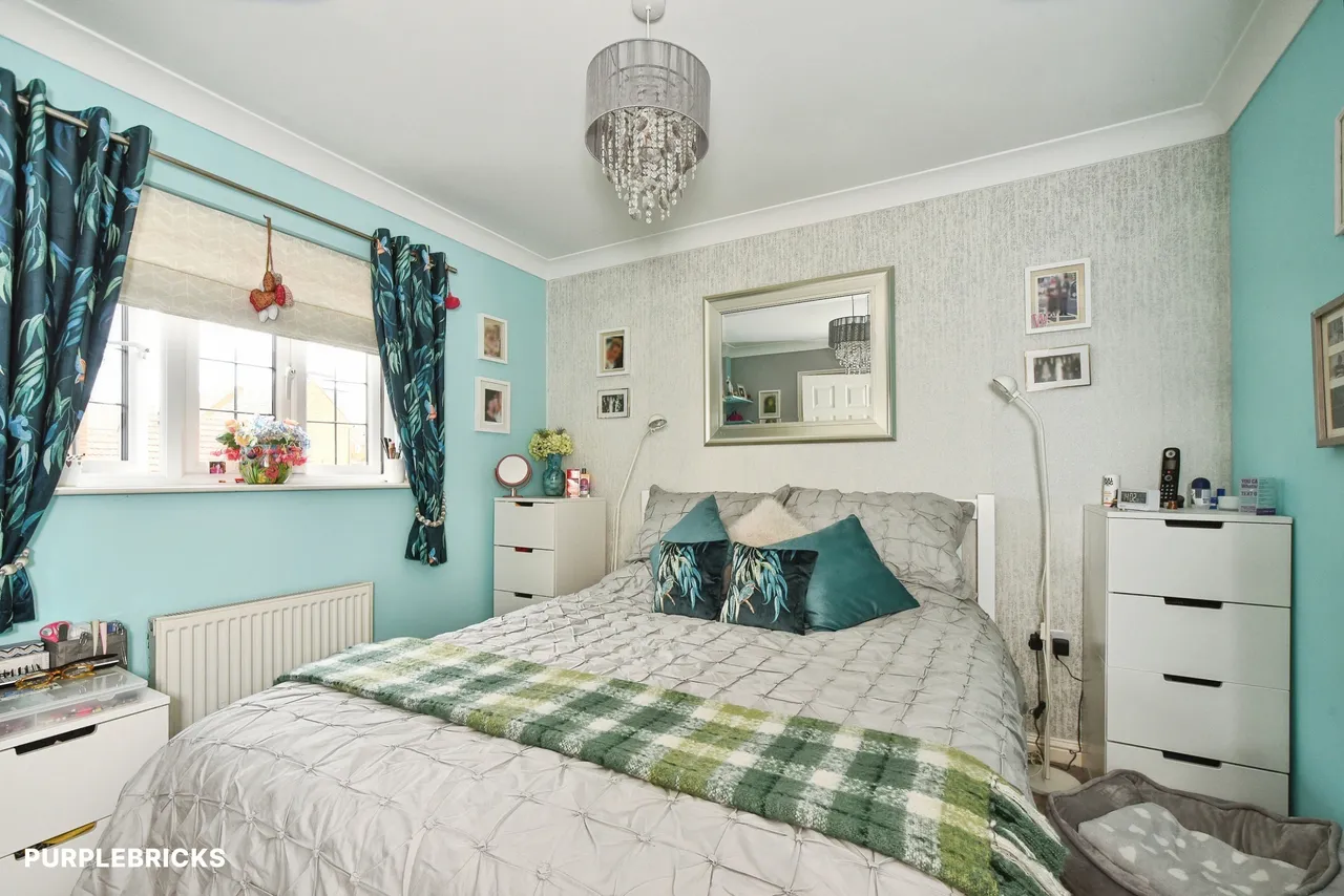 Thresher Drive, Swindon, SN25, photo 15