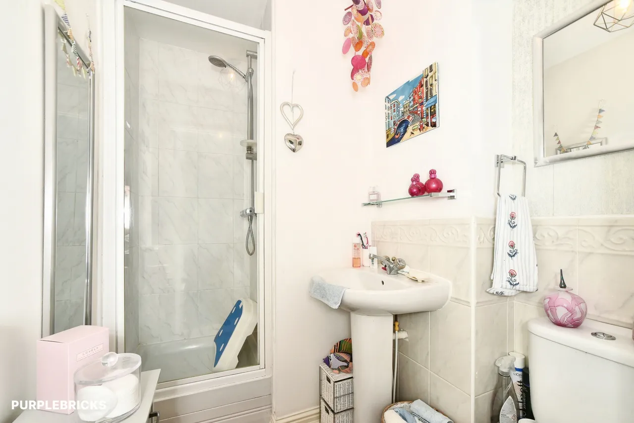 Thresher Drive, Swindon, SN25, photo 20
