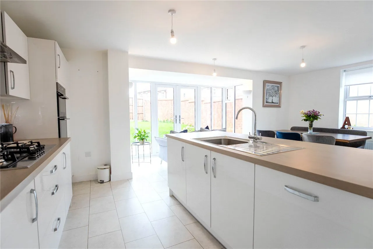 Barker Crescent, Hook, Hampshire, RG27 9FR, photo 13