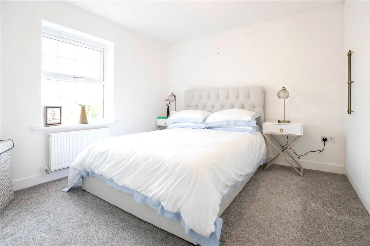 Barker Crescent, Hook, Hampshire, RG27 9FR, photo 7