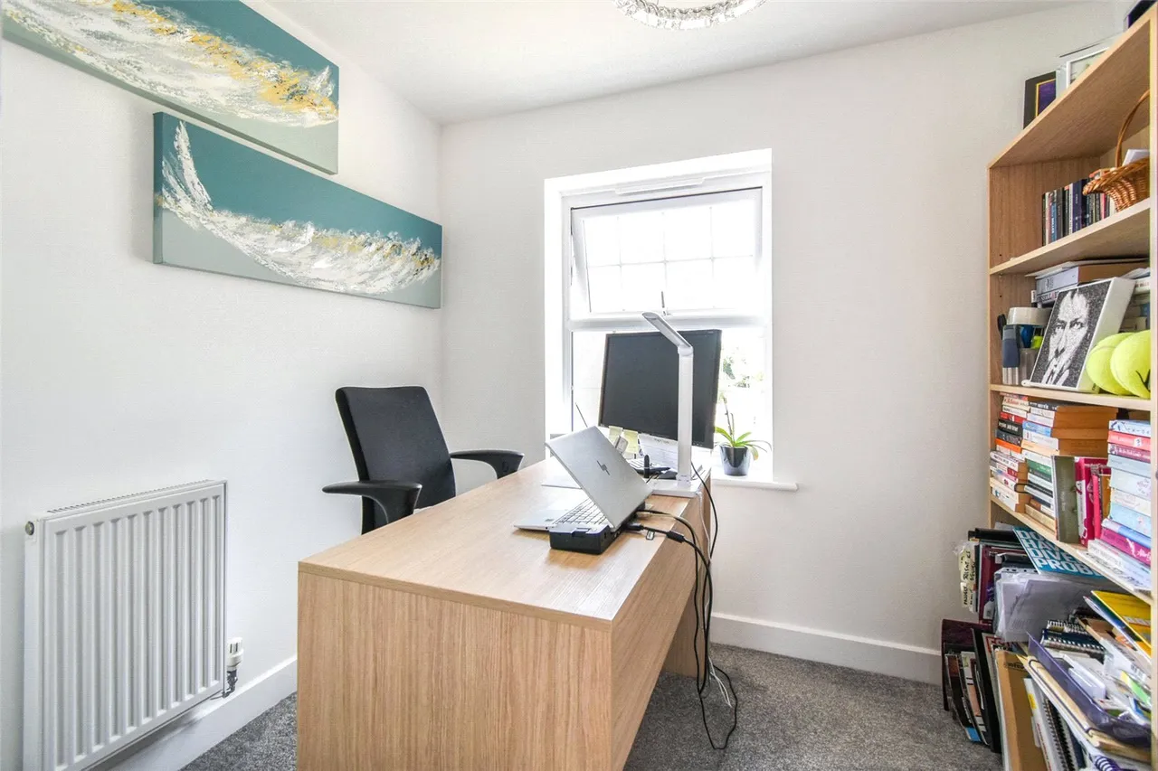 Barker Crescent, Hook, Hampshire, RG27 9FR, photo 16