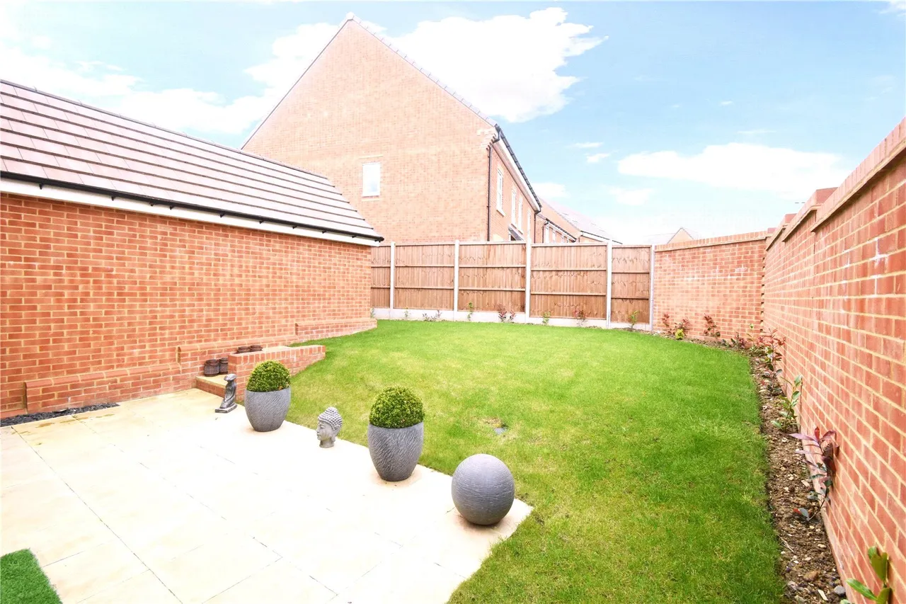 Barker Crescent, Hook, Hampshire, RG27 9FR, photo 19