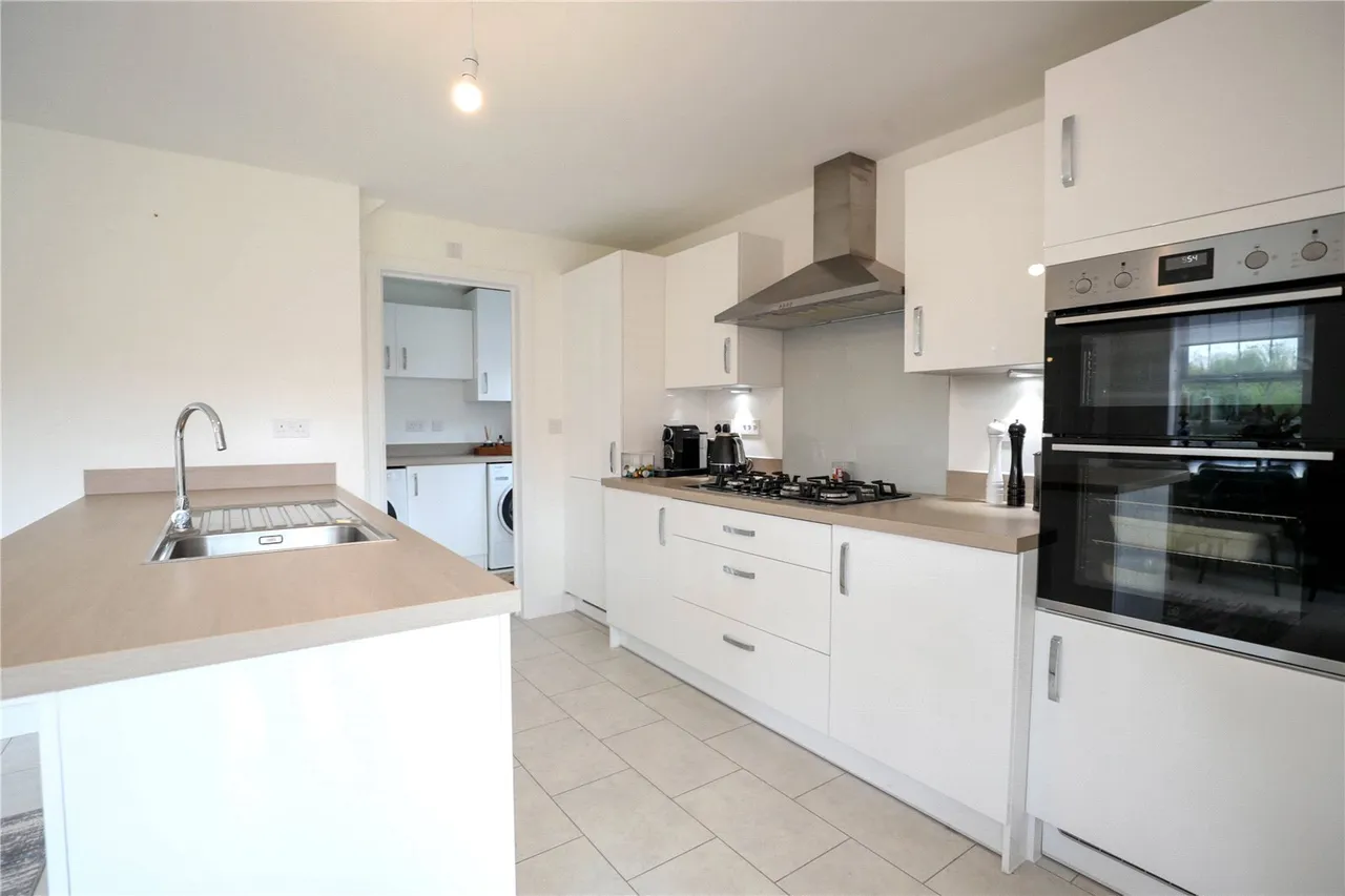 Barker Crescent, Hook, Hampshire, RG27 9FR, photo 10