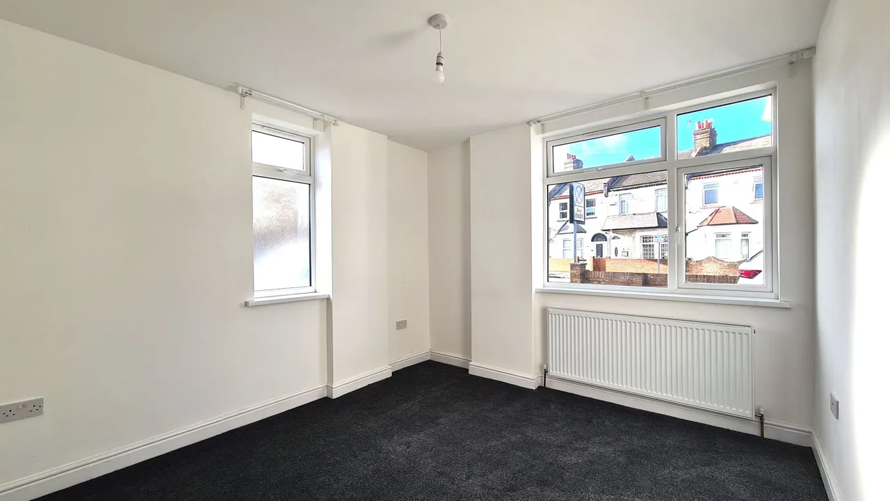 Martindale Road, Hounslow, photo 2