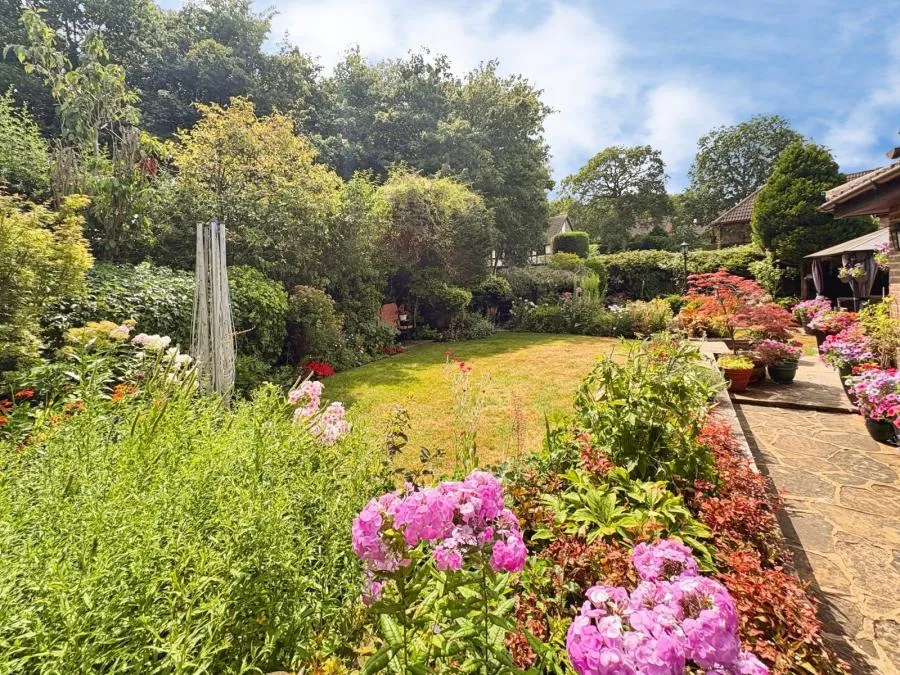 Catesby Gardens, Yateley, GU46, photo 39