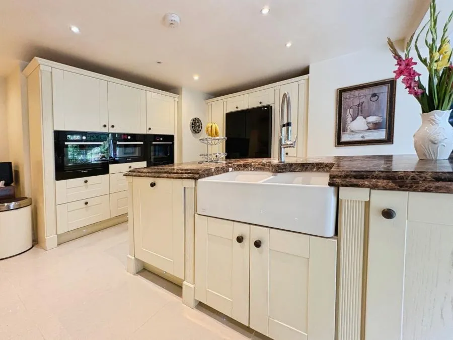Catesby Gardens, Yateley, GU46, photo 3