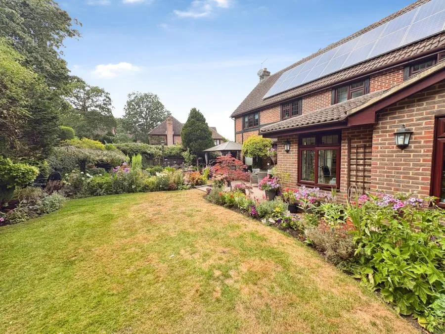 Catesby Gardens, Yateley, GU46, photo 37