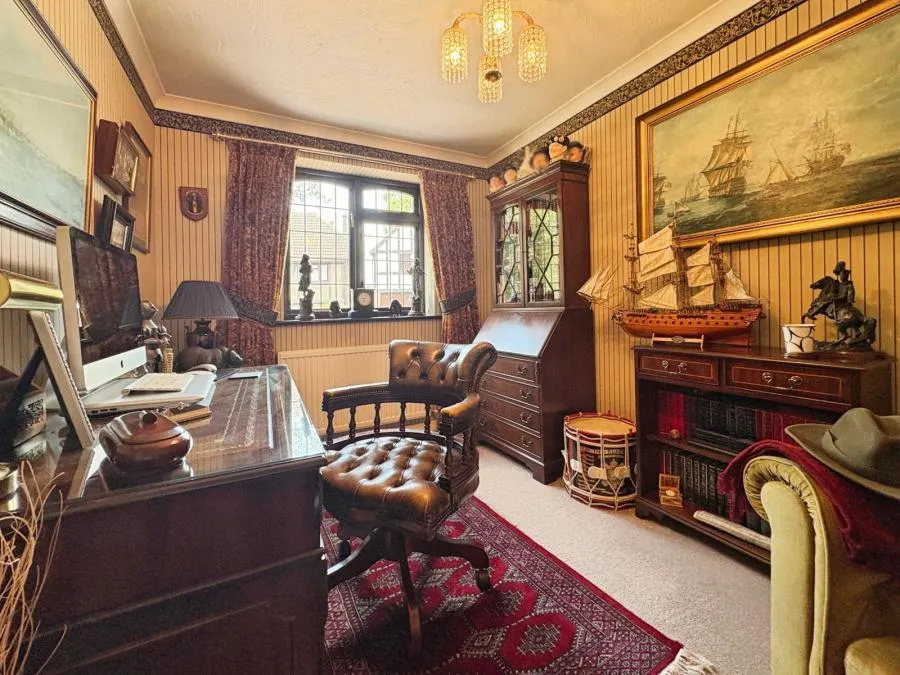 Catesby Gardens, Yateley, GU46, photo 8