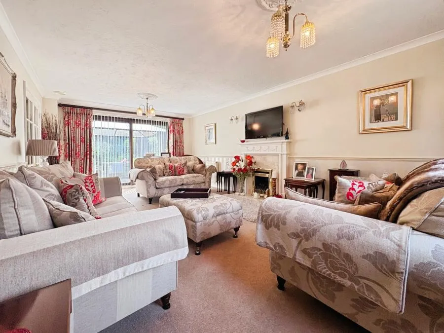 Catesby Gardens, Yateley, GU46, photo 25