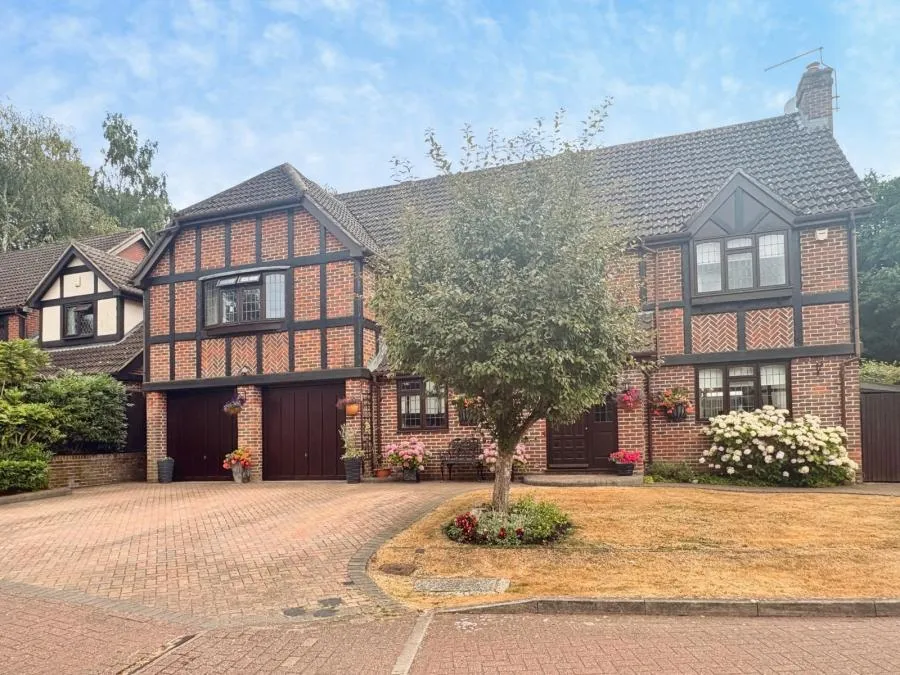 5 bed house for sale, Catesby Gardens, Yateley, GU46