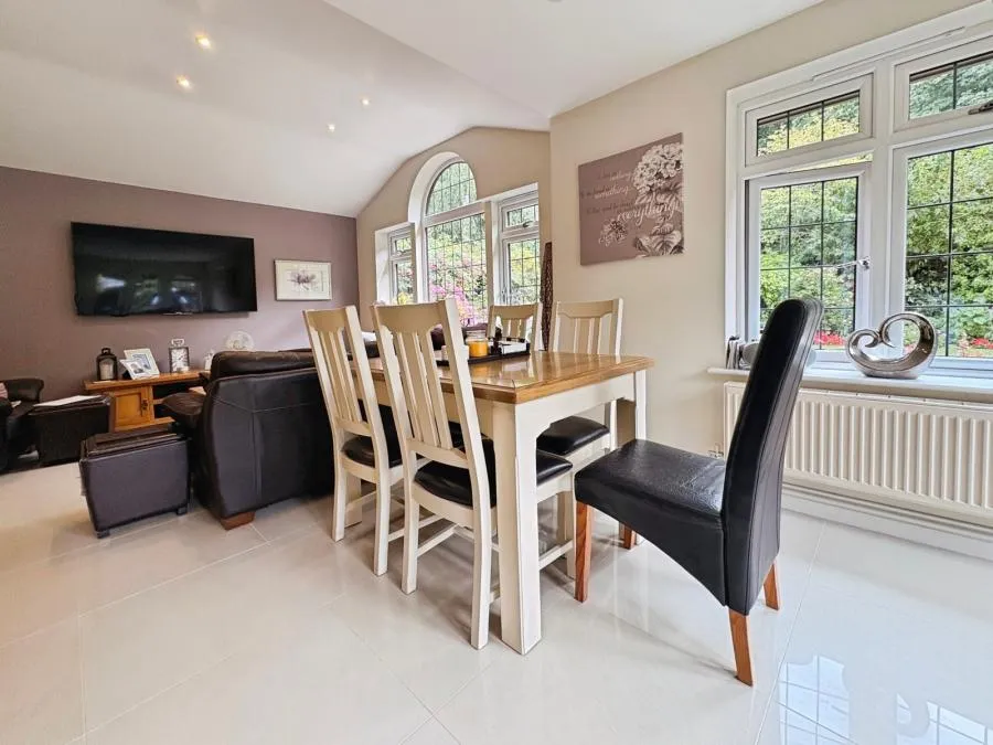 Catesby Gardens, Yateley, GU46, photo 7