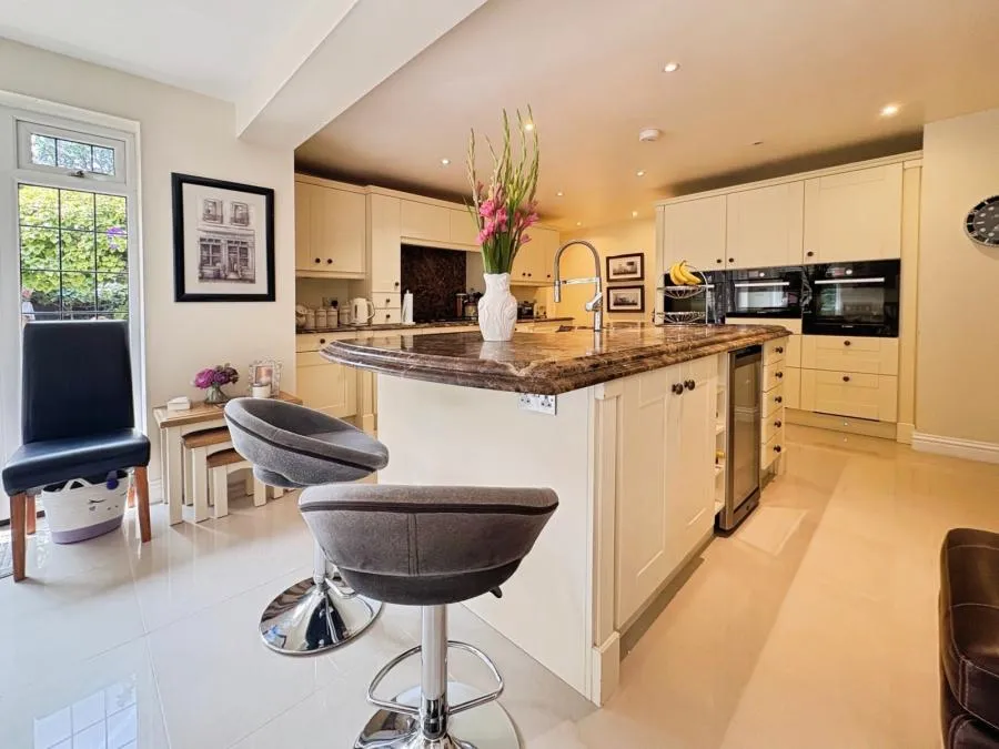 Catesby Gardens, Yateley, GU46, photo 4