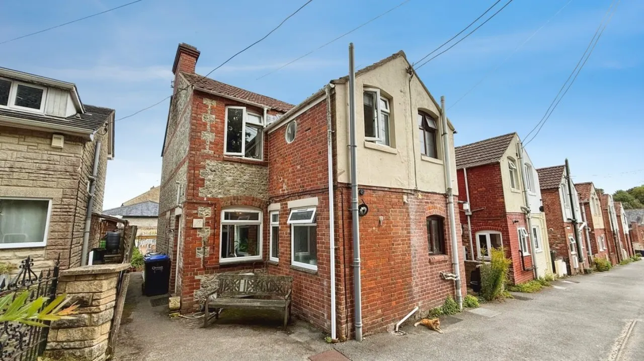 3 bed house for sale — Silver Street, Warminster